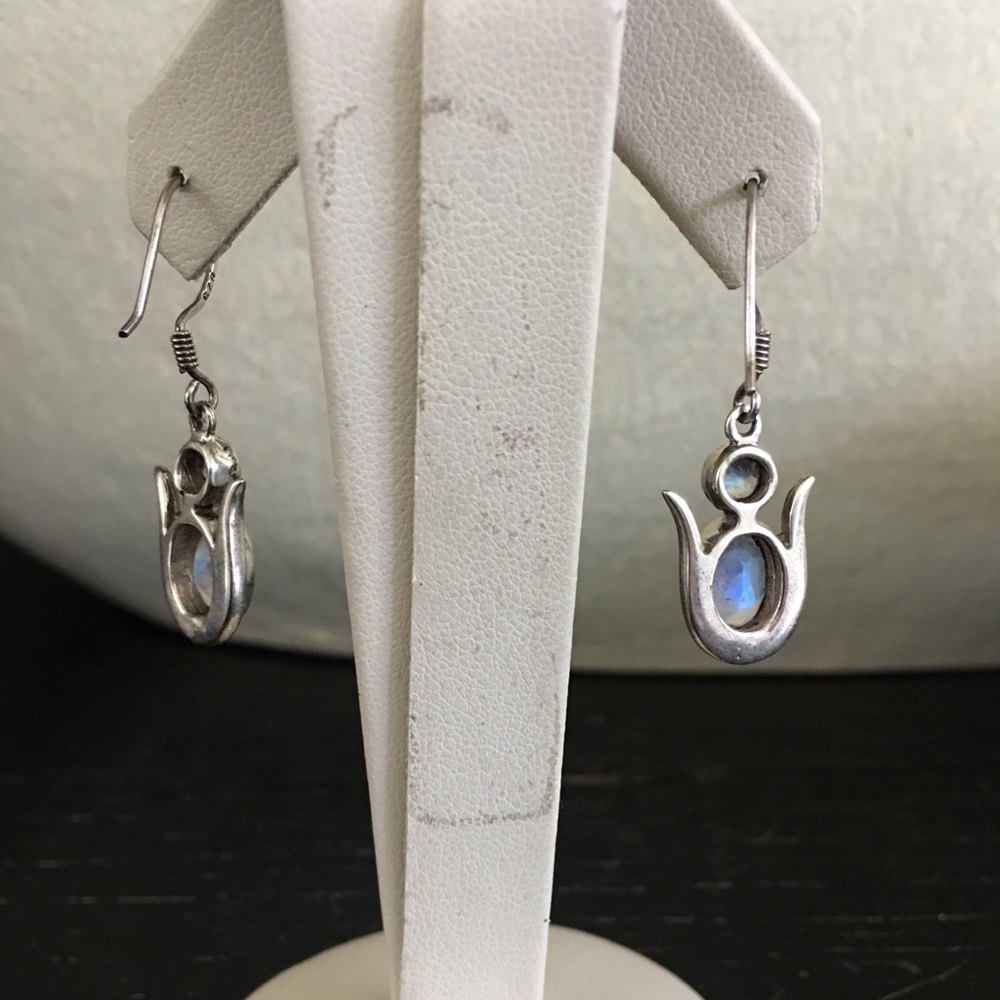 Sterling Silver and moonstone earrings - Picture 2 of 3